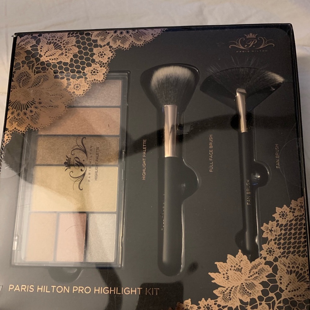 Paris Hilton Pro Highlight Kit
